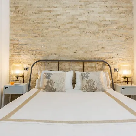 Via San Giacomo 10 * كالياري